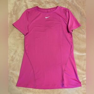 Nike Women’s Dri-Fit fitted T-Shirt